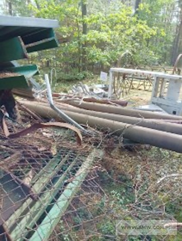 Złom żelaza i stali (w tym: drut kolczasty z ogrodzenia, ogrodzenie z siatki, schron stalowy dł.5,3 m szer.2,5 m oraz inne elementy infrastruktury) (kod odpadu 17 04 05) 